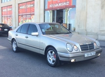 Mercedes E 240