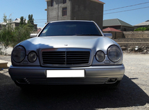 Mercedes E 230