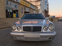 Mercedes E 240
