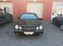 Mercedes E 200