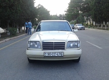 Mercedes E 200