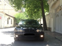 BMW 523