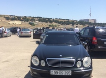 Mercedes E 220