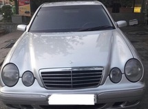 Mercedes E 220