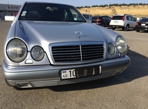 Mercedes E 230