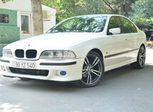 BMW 528