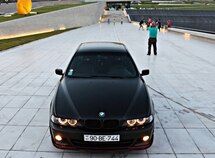 BMW 523