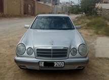 Mercedes E 240