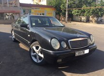 Mercedes E 240