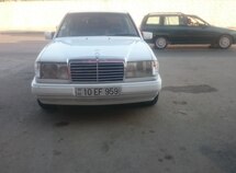 Mercedes E 230