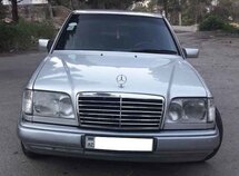 Mercedes E 200