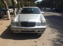 Mercedes E 220