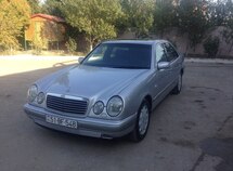 Mercedes E 320