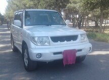 Mitsubishi Pajero io