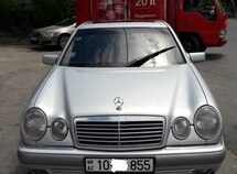 Mercedes E 220