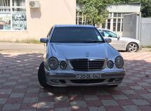 Mercedes E 240