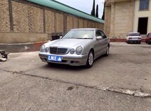 Mercedes E 240
