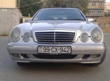 Mercedes E 200