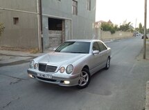 Mercedes E 240