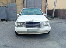 Mercedes E 200