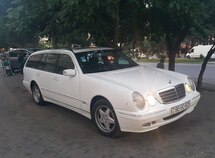 Mercedes E 220