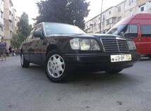 Mercedes E 200