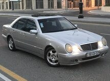 Mercedes E 240