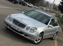 Mercedes E 240