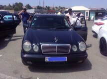 Mercedes E 240