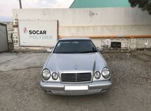 Mercedes E 240