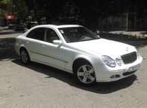 Mercedes E 240