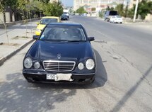 Mercedes E 220