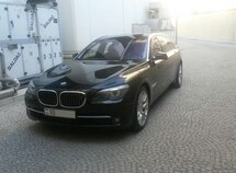 BMW 750