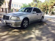 Mercedes C 200