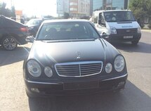 Mercedes E 240