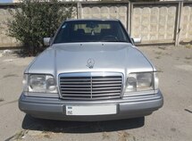 Mercedes E 220