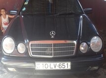 Mercedes E 220