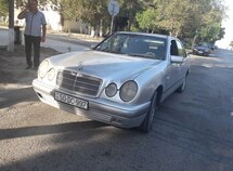 Mercedes E 220