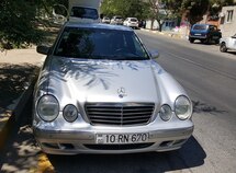 Mercedes E 220