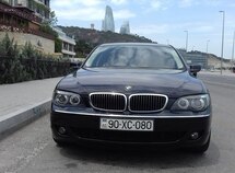 BMW 745