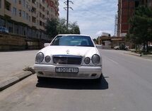 Mercedes E 300