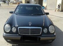 Mercedes E 240