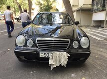 Mercedes E 270