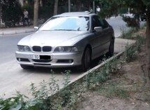 BMW 528