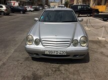 Mercedes E 220