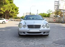 Mercedes E 220
