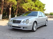 Mercedes E 220