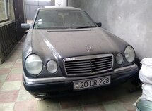 Mercedes E 200