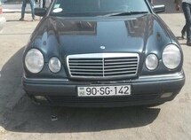 Mercedes E 230