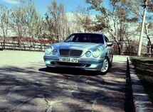 Mercedes E 220